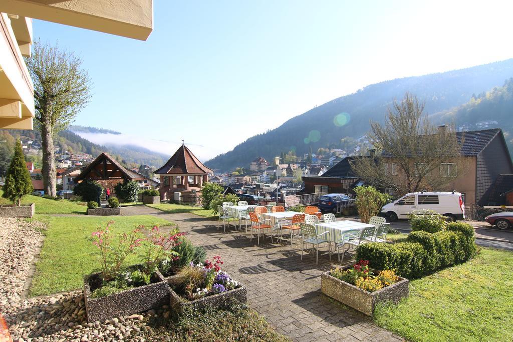 באד ווילבאד Hotel Bergfrieden מראה חיצוני תמונה