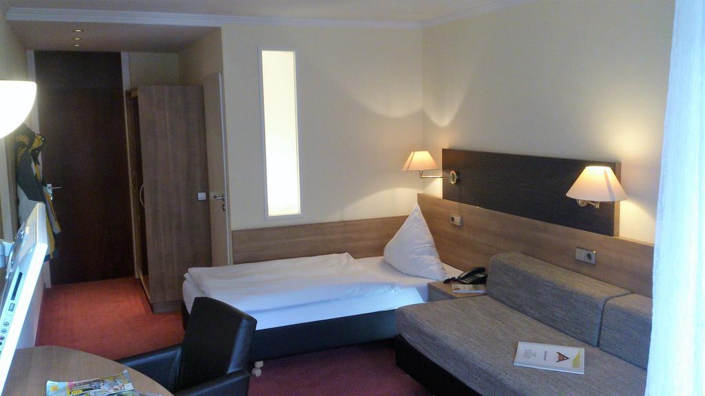 באד ווילבאד Hotel Bergfrieden מראה חיצוני תמונה