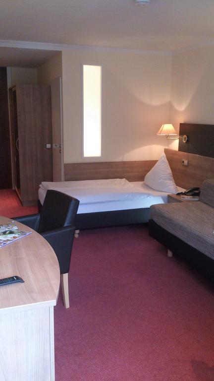 באד ווילבאד Hotel Bergfrieden מראה חיצוני תמונה